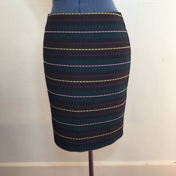 Ann Taylor Factory Cranberry and Teal Textured Pencil Skirt Size 4P - Picture 1 of 5